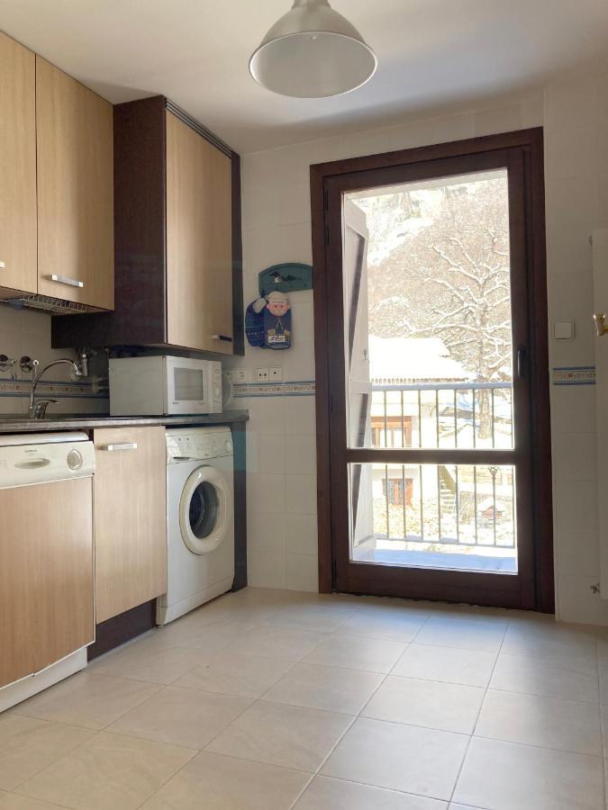 Apartamento Tarmanones Escarrilla Bagian luar foto